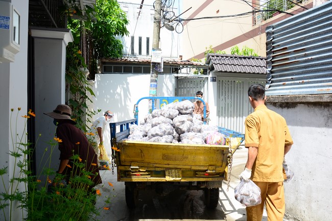 Continuing to support people in need in the Covid-19 pandemic of Hoang Phap Pagoda (series 2)